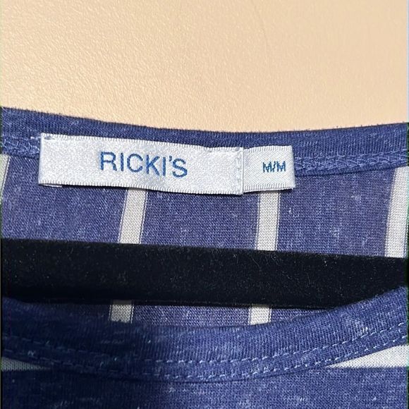 Ricki’s tee - Picture 8 of 9